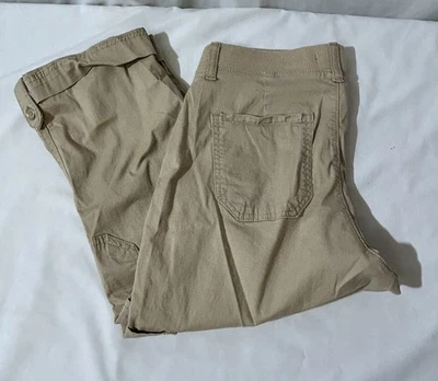 Lee Women's Relaxed Fit Mid Rise cuffed leg Cargo Khaki Capris Size 8 Medium - Image 1 of 4