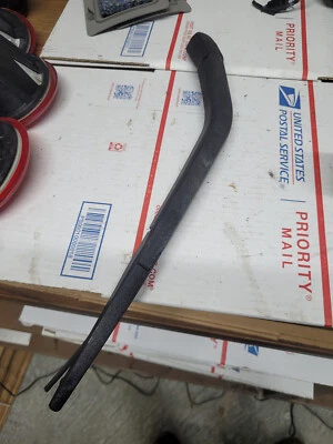 Chevrolet HHR 2006-2011 puerta trasera puerta levadiza ventana trasera parabrisas brazo limpiaparabrisas Foto 1 de 2