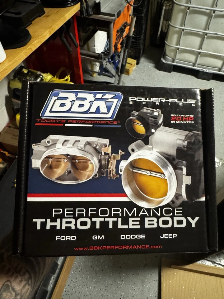 Cuerpo de acelerador BBK 1843 90 mm para Chrysler, Dodge y Jeep HEMI 13-20 5,7 L/6,4 L V8 Foto 1 de 2