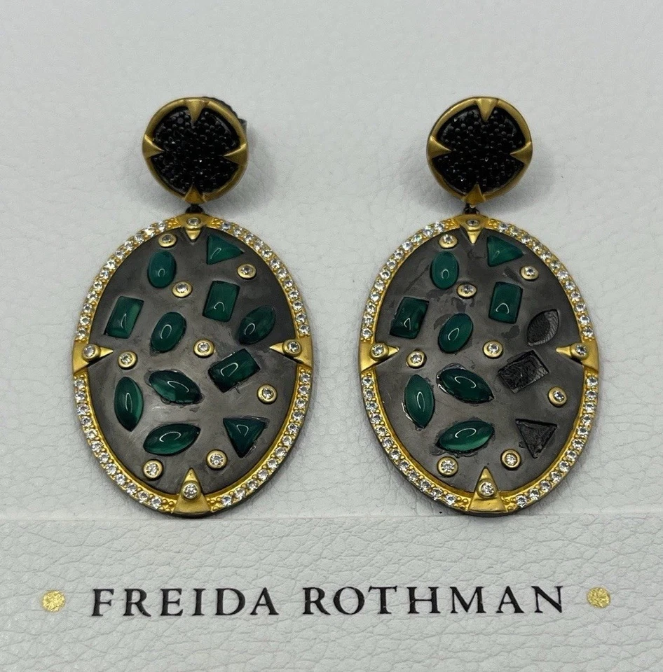 Brincos ovais pendurados gota pavê preto ágata verde meia-noite Freida Rothman - Imagem 1 de 4