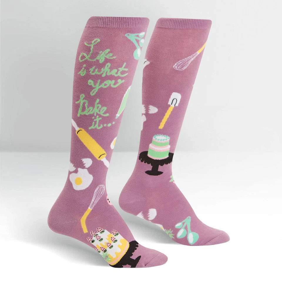 NUEVO CON ETIQUETAS CALCETÍN IT TO ME BAKING MAGIC CALCETINES HASTA LA RODILLA ROLLER DERBY DISCO GOLF PÚRPURA Foto 1 de 2