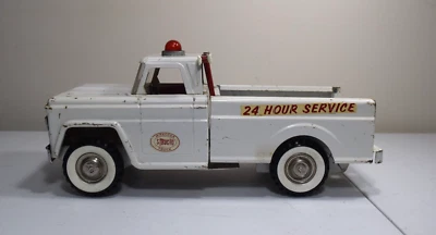Vintage Structo Tow Truck Wrecker Pressed Steel Toy 24 Hour Service White - Image 1 of 4