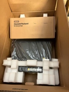 JH398A HP FlexFabric 5940 4 Slot Switch. New, open boxed, Inc VAT - Picture 1 of 2