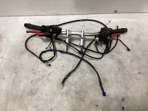 Yamaha FZ1 FZ1S FZ1000 2010 06-15 MANILLAR CONTROLES ACELERADOR FRENOS MAESTRO OEM - Imagen 1 de 4