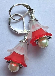 WHITE & RED acrylic FLOWER glass pearl earring SP LEVER BACK - Picture 1 of 3