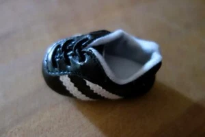 American Girl Puppe FUSSBALLSCHUH (ein Fußballschuh - *KEIN PAAR) als Ersatz - Bild 1 von 3