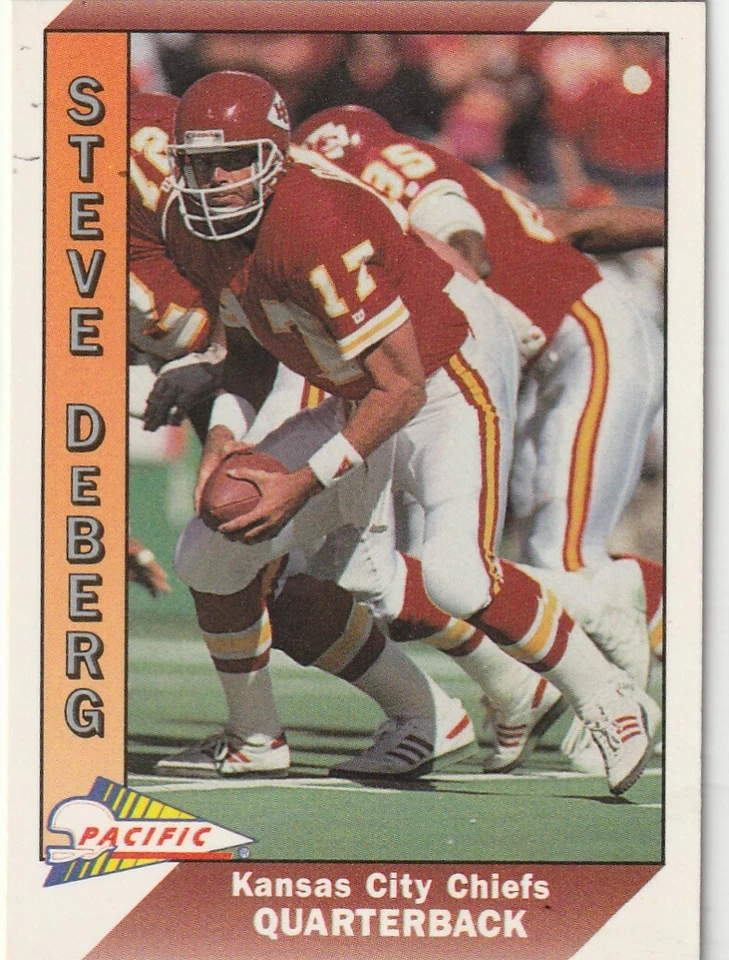 FREE SHIPPING-MINT-1991 Pacific Steve DeBerg #207 CHIEFS PLUS BONUS CARDS - Image 1 of 1
