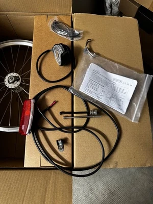 Original Brompton Voderrad mit ShutterPrecision Dynamo und Beleuchtung kit - Bild 1 von 4