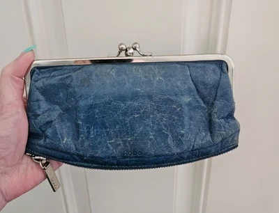 Cartera clutch Hobo International vintage azul envejecido  Foto 1 de 4