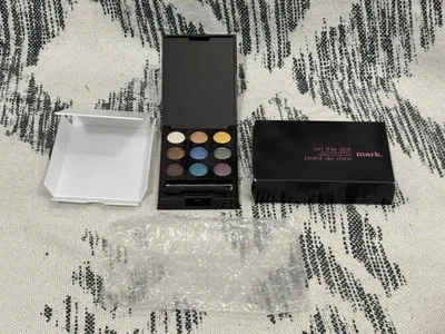 Avon Mark On The Dot Eyeshadow Pallete Discontinued Oldstock Rare NEW - Image 1 of 4