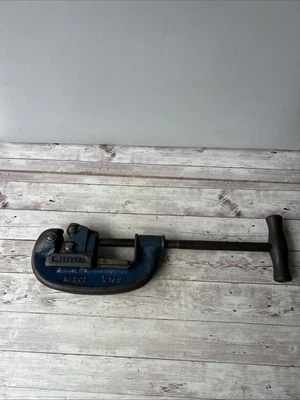 Record 202  1/8" to 2" 60mm  Adjustable Heavy-Duty Steel Pipe Tube Cutter - Image 1 of 4