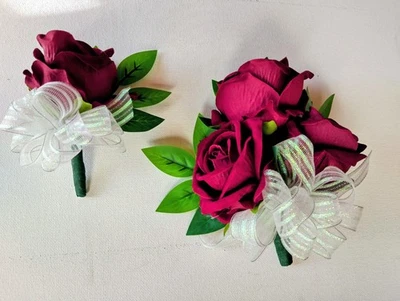 Juego de alfileres y boutonniere hechos a mano Foto 1 de 3