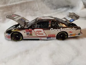 ACTION NASCAR Dale Earnhardt Sr #3 GM Service Plus White Gold 2001 Montecarlo - Foto 1 di 9