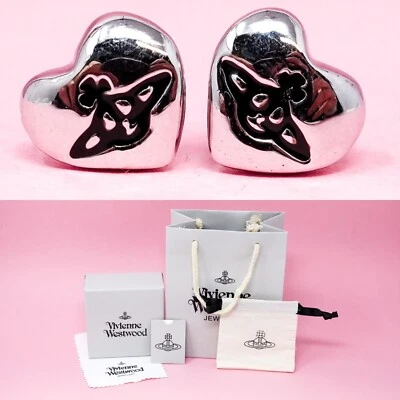 Conjunto de pendientes Vivienne Westwood enchapados en plata pequeños corazón orbe tachuelas y caja de regalo Foto 1 de 4