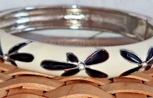Bracciale Vintage Nero Bianco Smalto Strass Margherita Fiore Cerniera - Foto 1 di 6