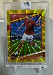 2021-22 Donruss Road To Qatar NORWAY ERLING HAALAND #100 HOLO GOLD LASER /10 - Bild 1 von 2