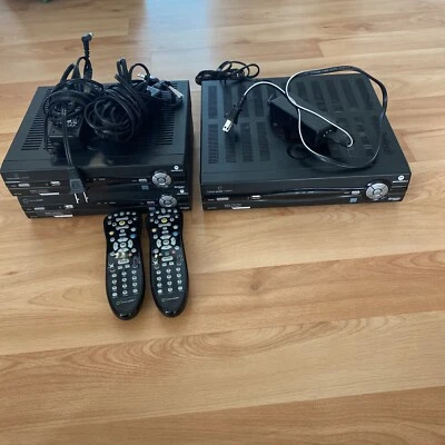 Lote MOTOROLA Century Link Prism - VIP 1200 (x2) VIP 1232 + 2 mandos a distancia y cables Foto 1 de 4