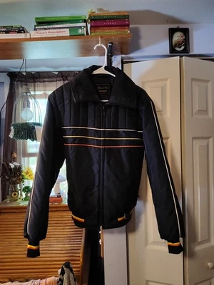 复古雅马哈 Maxim Wear 男式小号雪地摩托车夹克黑色绝缘绗缝 — 第 1/4 张图片