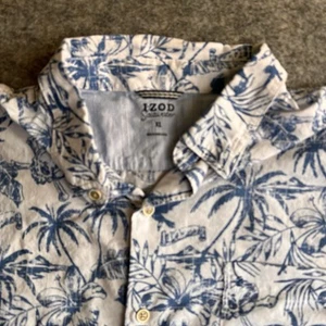 IZOD Button Up Hemd Herren XL weiß blau Beachy Hawaii Salzwasser Totenköpfe - Bild 1 von 7