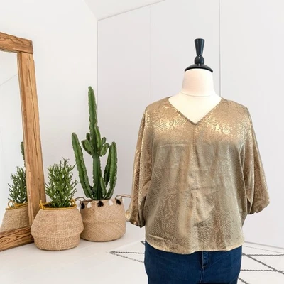 Adrienne Landau Onyx  Women's L  Oversized Snakeskin V-Neck Satin Top Gold Tan - Image 1 of 4