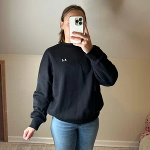 Under Armor: Schwarzes Sweatshirt mit Rundhalsausschnitt neu mit Etikett - Bild 1 von 7