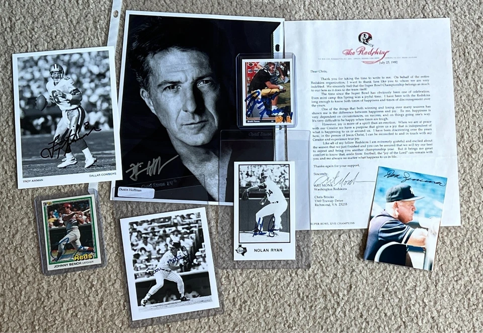 Lote de (8) artículos firmados por correo/secretaria - 5 fotos, 1 carta, 2 tarjetas LEER Foto 1 de 1