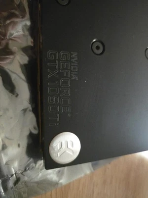 evga Geforce GTX 1080 TI refrigerado por agua Foto 1 de 4