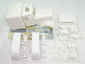 *NEW TAMIYA GRAND HAULER 1/14 Body Plastics Kit White TRW - Picture 1 of 3