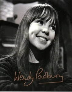 Television Autograph: WENDY PADBURY (Crossroads) Signed Photo - Imagen 1 de 1