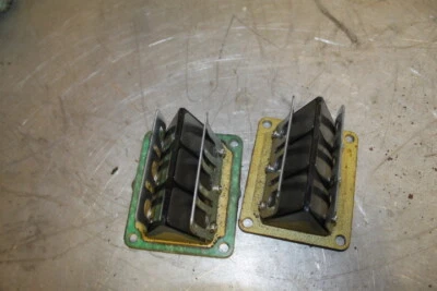 1992 YAMAHA VENTURE 480 XL INTAKE REED BLOCK ASSEMBLY #10744 - Image 1 of 4