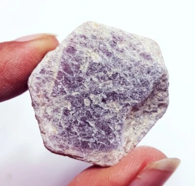 Natural Ruby Corundum Rough 169.50 Ct Loose Gemstone With Free Delivery - Image 1 of 4