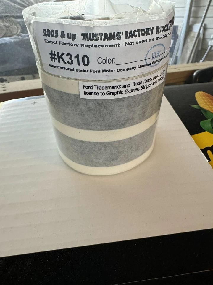 Ford Mustang 2005-2009 rayas basculantes negras “Mustang”  Foto 1 de 1