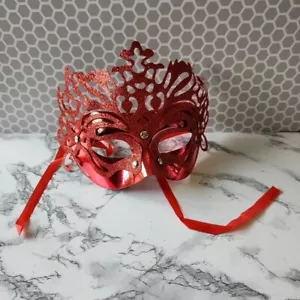 Women's Mardi Gras Masquerade Mask-Brand New- Red Venetian - Picture 1 of 3
