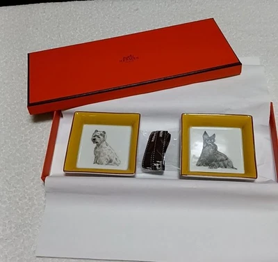 Hermes   Square  tray  plate   2 Set   Chasse  3.14"  dog     Yellow  color  W/B - Image 1 of 4