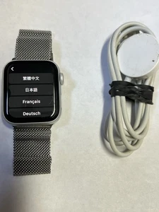 Apple Watch Series 4 40mm silver Aluminum Case Sport Band (GPS+ cellular) - Photo 1 sur 5