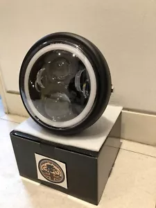 Fari LED MOTO CAFE RACER 7"" + CUSTODIA 7"" 50W MARCATURA E - DRL HALO - Foto 1 di 11