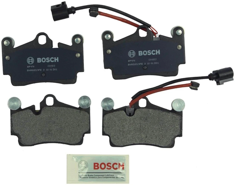 BOSCH REAR Brake Pad Set Audi Q7 Porsche Cayenne VW Touareg BP978 — 第 1/1 张图片