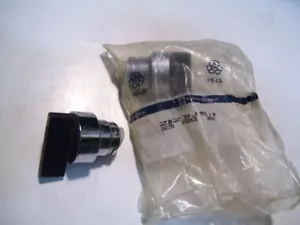 NEW LOT 2PCS SCHNEIDER TELEMECANIQUE ZB2BJ5 BLACK 2 POSITION SELECTOR SW P2814 - Picture 1 of 4