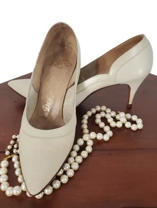 Vtg 1950s 1960s Pumps - 50's 60's Cream Leather Heels - 6w, 6.5m, 7w - Picture 1 of 5