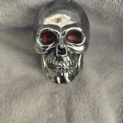 Cabeza de cambio de marchas Vtg Skull Cromada Se adapta a varilla de 1/2" Ojos rojos Pesado No magnético Foto 1 de 4