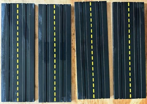 LIONEL #5400 HO-scale SLOT CAR TRACK 9-inch STRAIGHT ROADWAY 4-total pcs VINTAGE - Picture 1 of 2