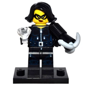 Lego CMF Series 15 Col242 Jewel Thief - With accessories and stand col15-15 - Picture 1 of 1