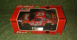Nascar 1:24 #25 Budweiser Louie the Lizard (VG010) - Picture 1 of 5