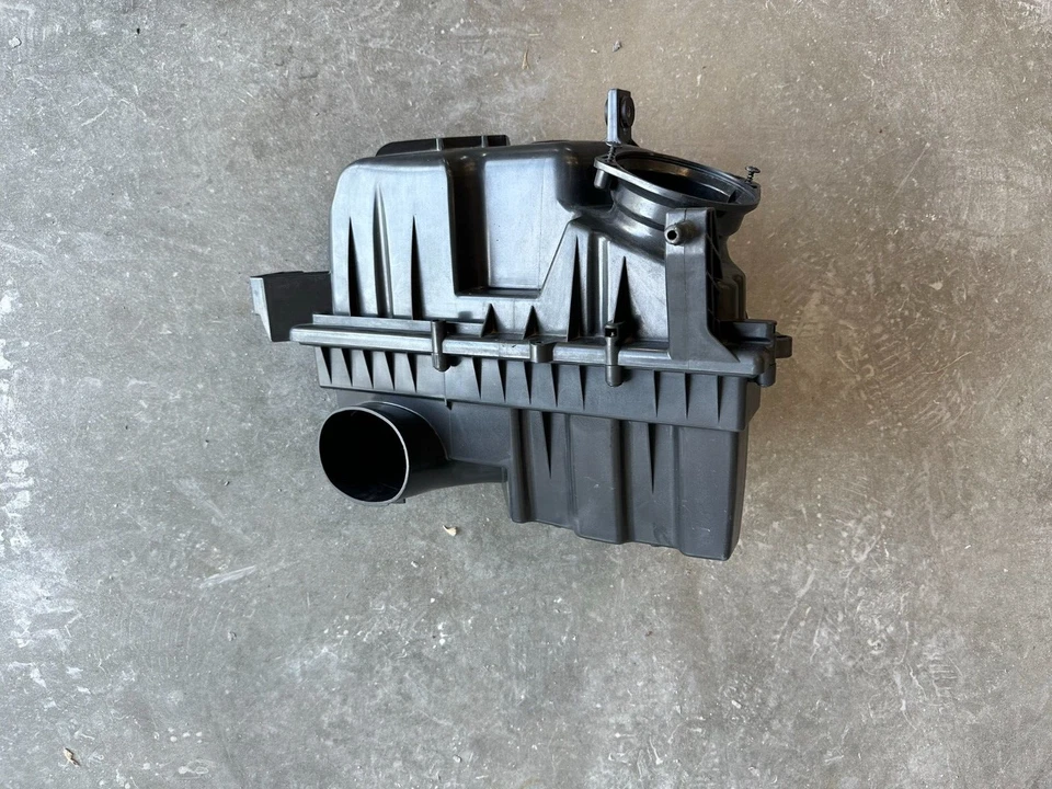 2014-2022 Jaguar F-Type 5.0L Air Intake Air Cleaner Box Right Side T2R1365 - Image 1 of 4