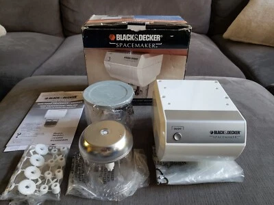 BLACK & DECKER SPACEMAKER MINI FOOD PROCESSOR/GRINDER CG700 - Image 1 of 4