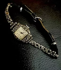Orologio Art Deco a carica manuale rotante in argento sterling e marcasite - Foto 1 di 6