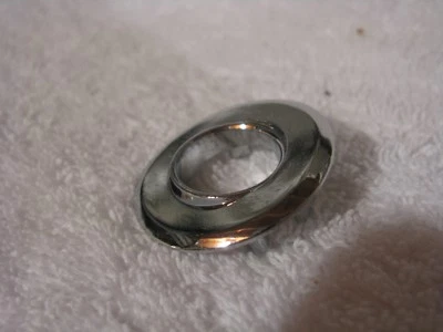 Nuevo de Lote Antiguo Mopar 1967 Dodge Dart Antena Bisel Foto 1 de 2