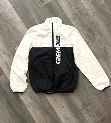 Cortavientos H&M para mujer talla grande 12/14 "Epic Vibes" negro/blanco capucha extraíble Foto 1 de 4