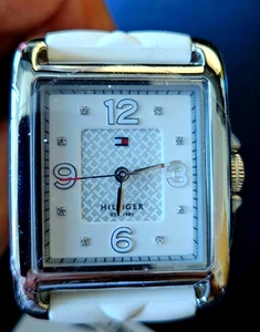 Tommy Hilfiger Sportuhr Neu Mit Etikett Quarz Silber Silikonband - Bild 1 von 5