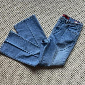 Jeans Gloria Vanderbilt Giselle corte bota talla 12 lavado medio tiro medio elástico denim - Imagen 1 de 7